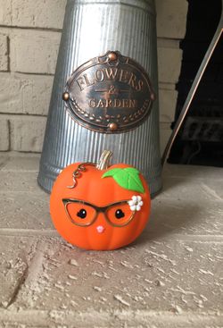 Bath and body works pumpkin hand sanitizer holder