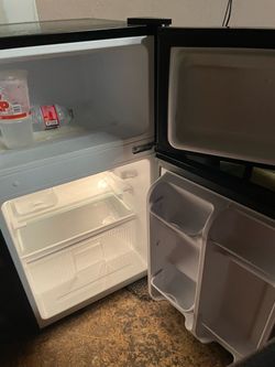Arctic King / Avanti 3.1 - 3.2 Cu Ft Double Door Mini Fridge with Separate Freezer $90 OBO