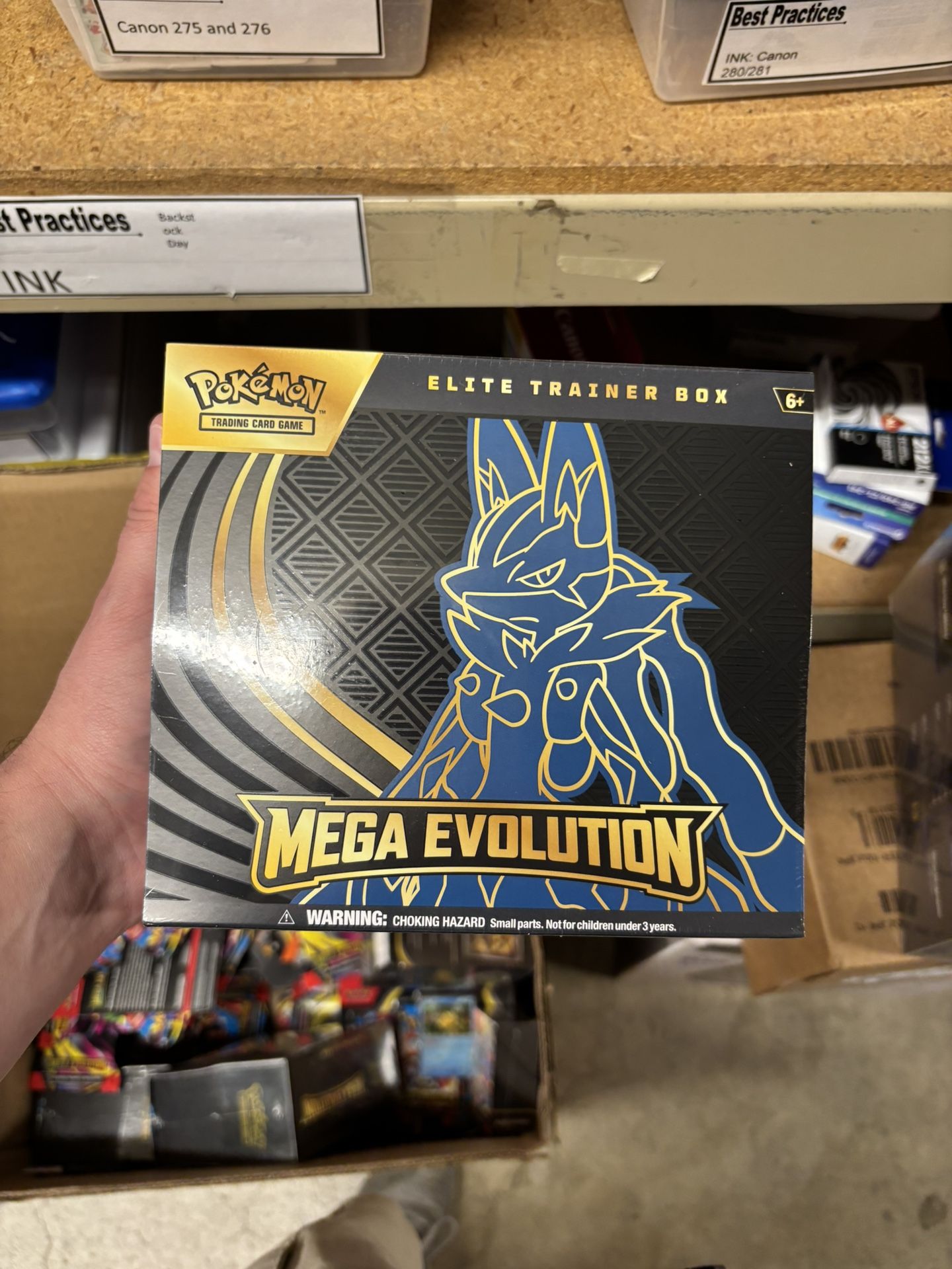 Pokémon Mega Evolutions Elite Trainer Box (lucario)