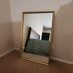 Gold Mirror  $20. Or MKe An OFFER 