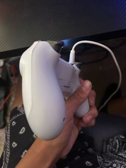 White ps4 controller