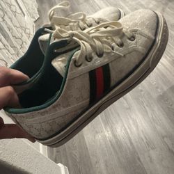 designer shoes sign 9/5