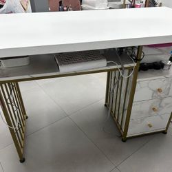 Manicure Table