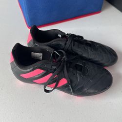 Soccer Adidas Girl Shoes Size 2 