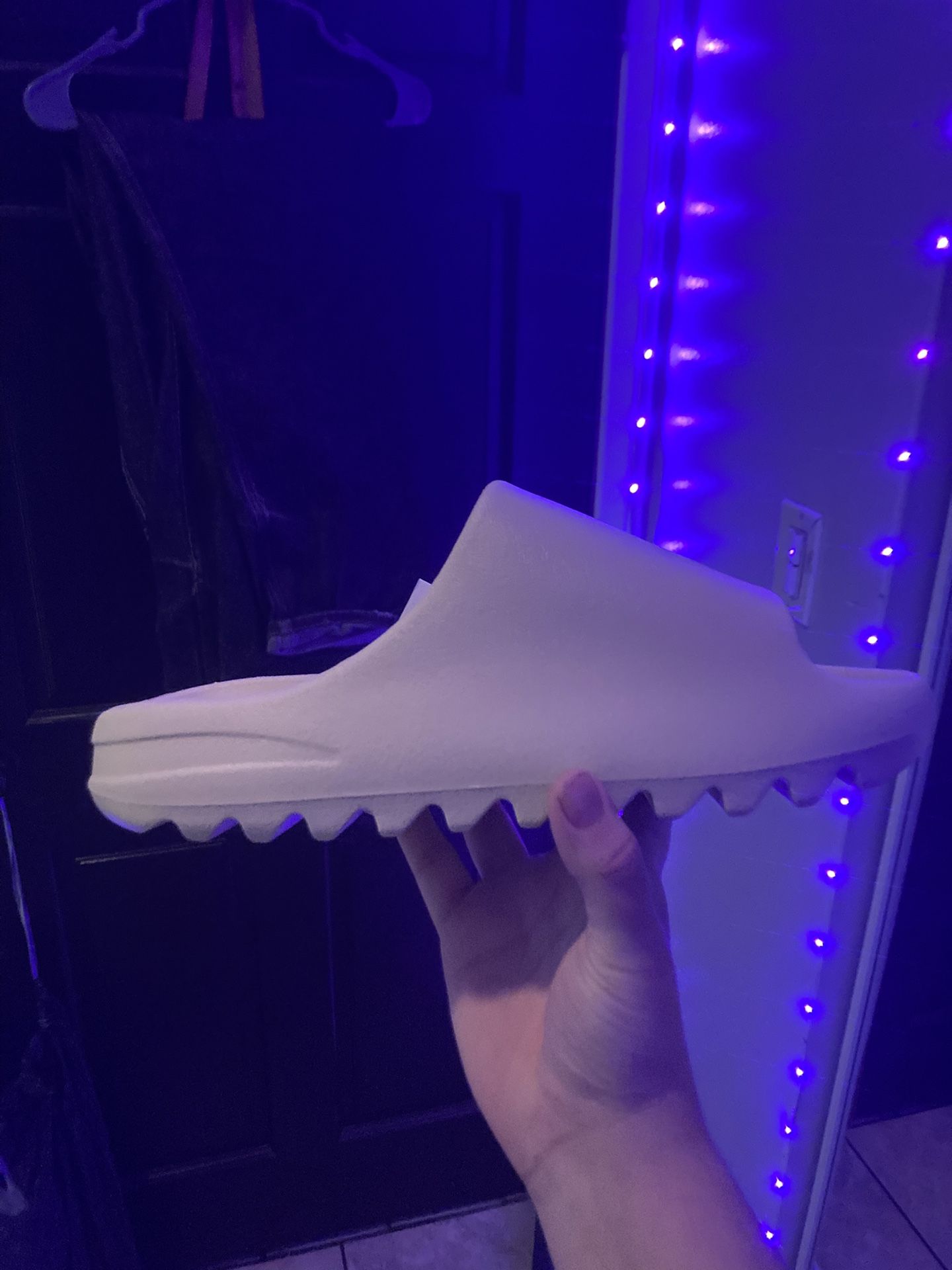 Adidas Yeezy Slides “Bones”