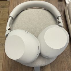 Sony XM6 Platinum Silver