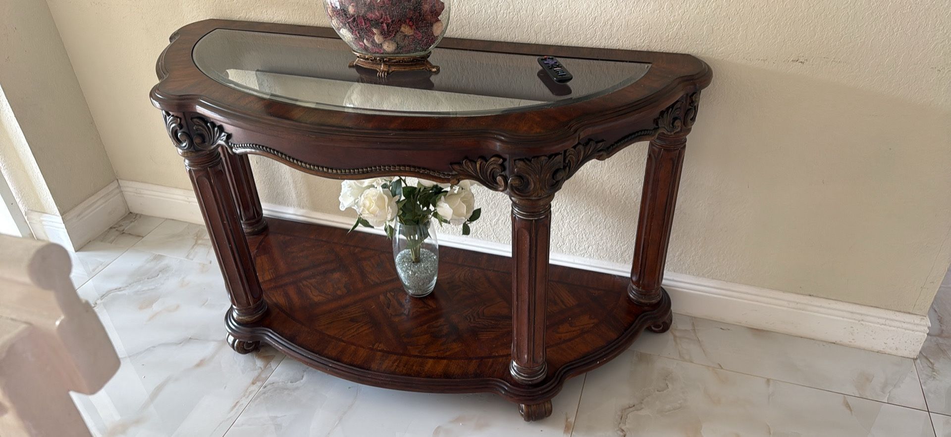 Mesa Clásica De Madera Con Vidrio