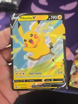 Pikachu v SWSH143