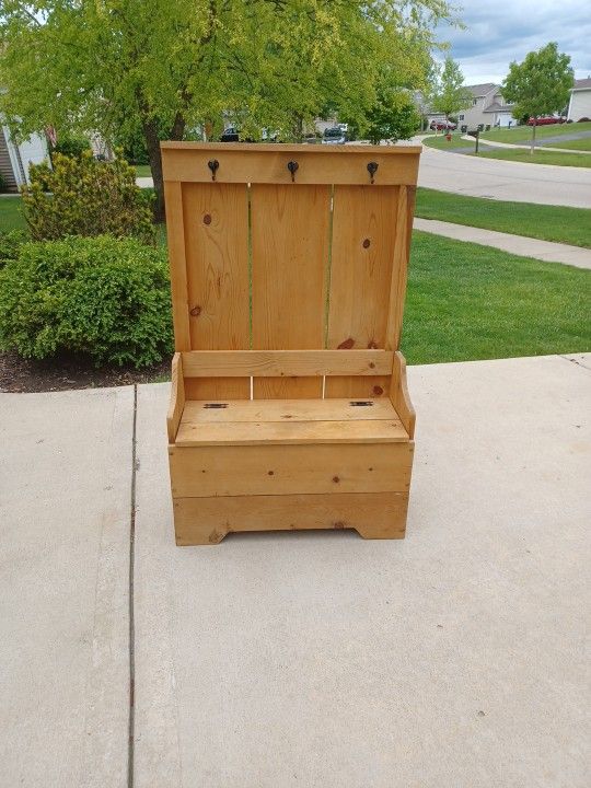 Kid's Coat Rack Utility Storage Bench