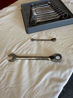 Blue point wrench/ ratchet set