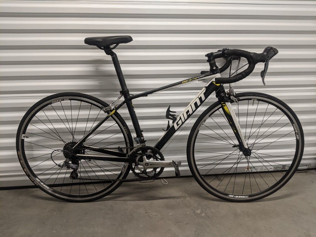 Giant Defy ( Road Bike) XS