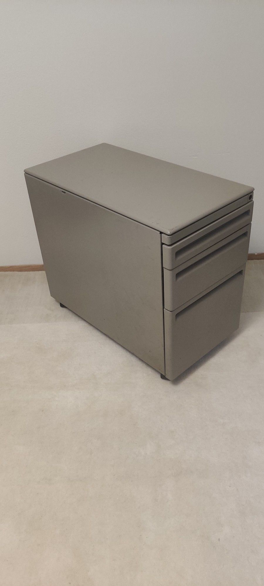 Free Deep Filing Cabinet & Drawers