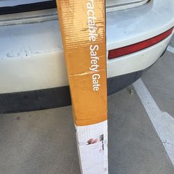 Retractable Safety Gate 