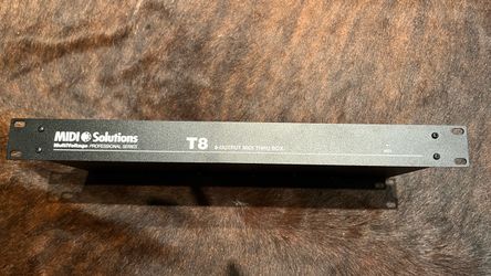 MIDI Solutions T8 8-output MIDI thru box
