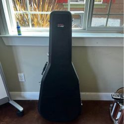 Gator Hardshell Acoustic Guitar Case