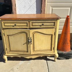 Wooden Dresser , Old Fashion 