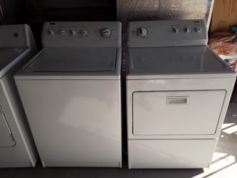 Like new Kenmore Elite washer and gas dryer combo super capacity plus