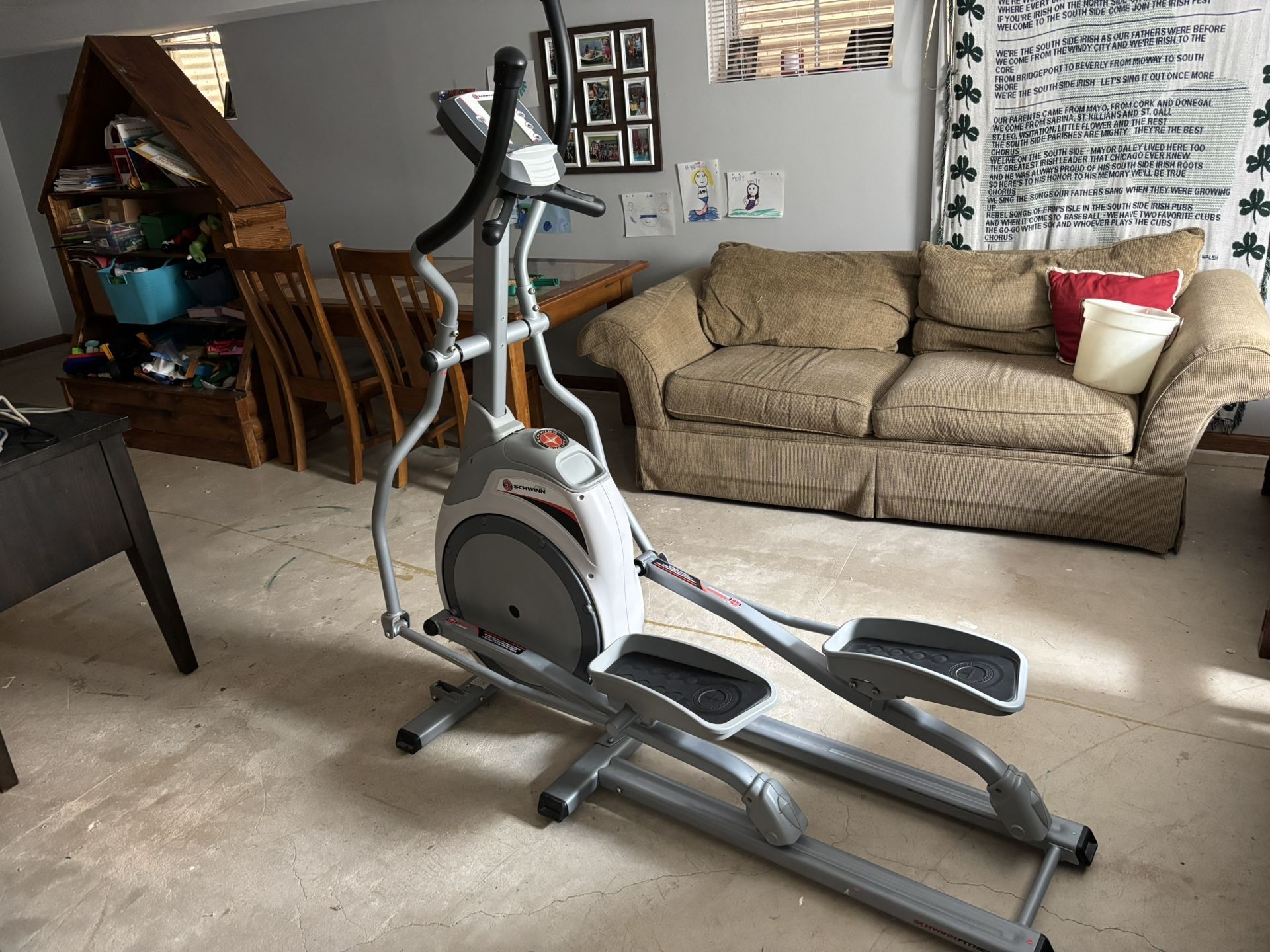 Schwin 420 Elliptical Trainer