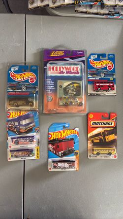 Hot Wheels Matchbox Johnny Lightning Die-Cast Bus Lot
