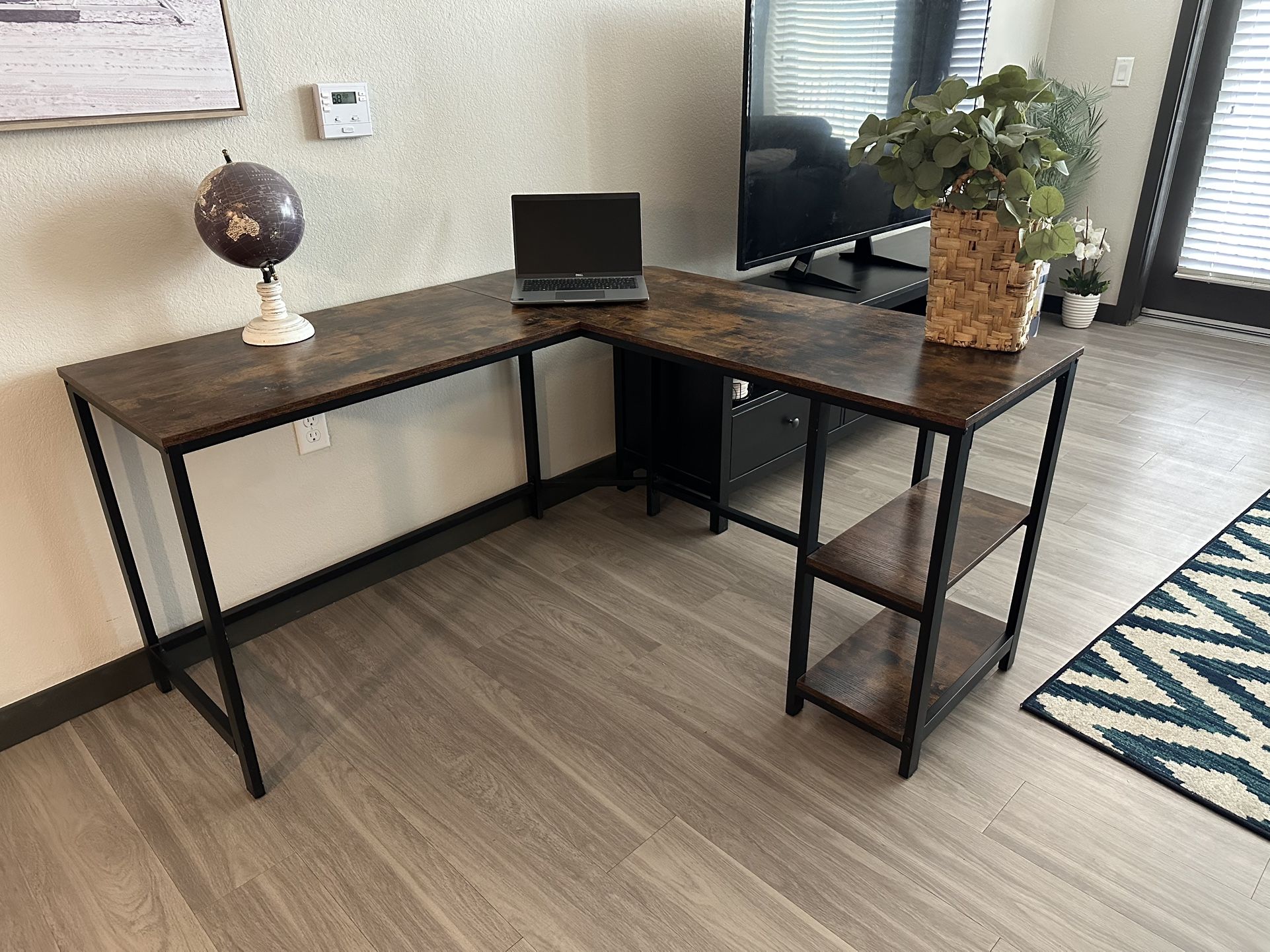 Corner Desk With 2 Shelves