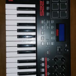 Akai MPK 225 MIDI keyboard 