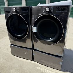 LG  ThinQ Washer And Gas Dryer Front Load W/Pedestal Storage