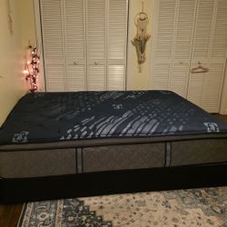 QUEEN SIZE SEALY PILLOWTOP MATTRESS