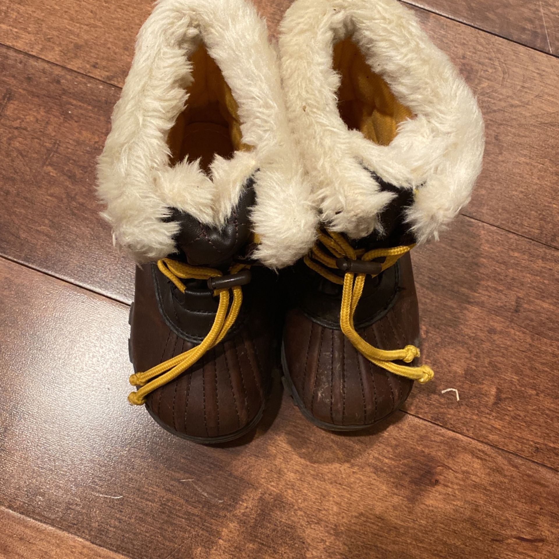 Kids Show Boot