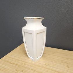 White Vase - Like New