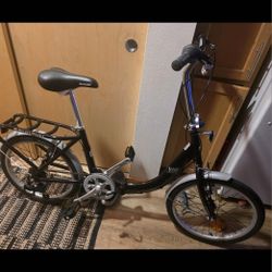 SCHWINN "LOOP"  FOLDABLE BIKE  BRAND NEW!