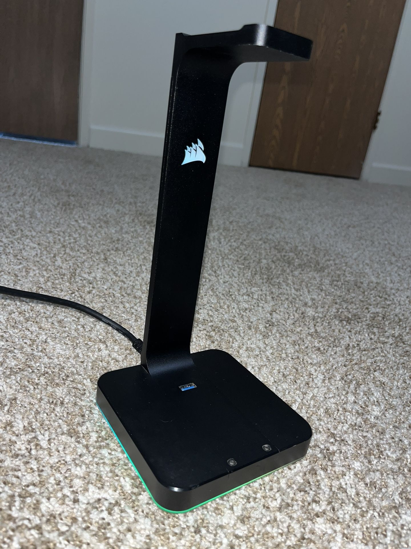Corsair ST100 RGB Headset Stand