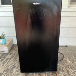 Galanz Mini Fridge