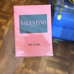 Valentino Donna Born In Roma