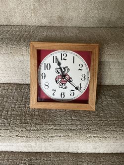 Uni. Wisc Wall Clock