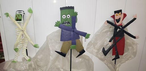 Halloween Monsters metal wind spinners set of 3 Frankenstein Mummy Dracula