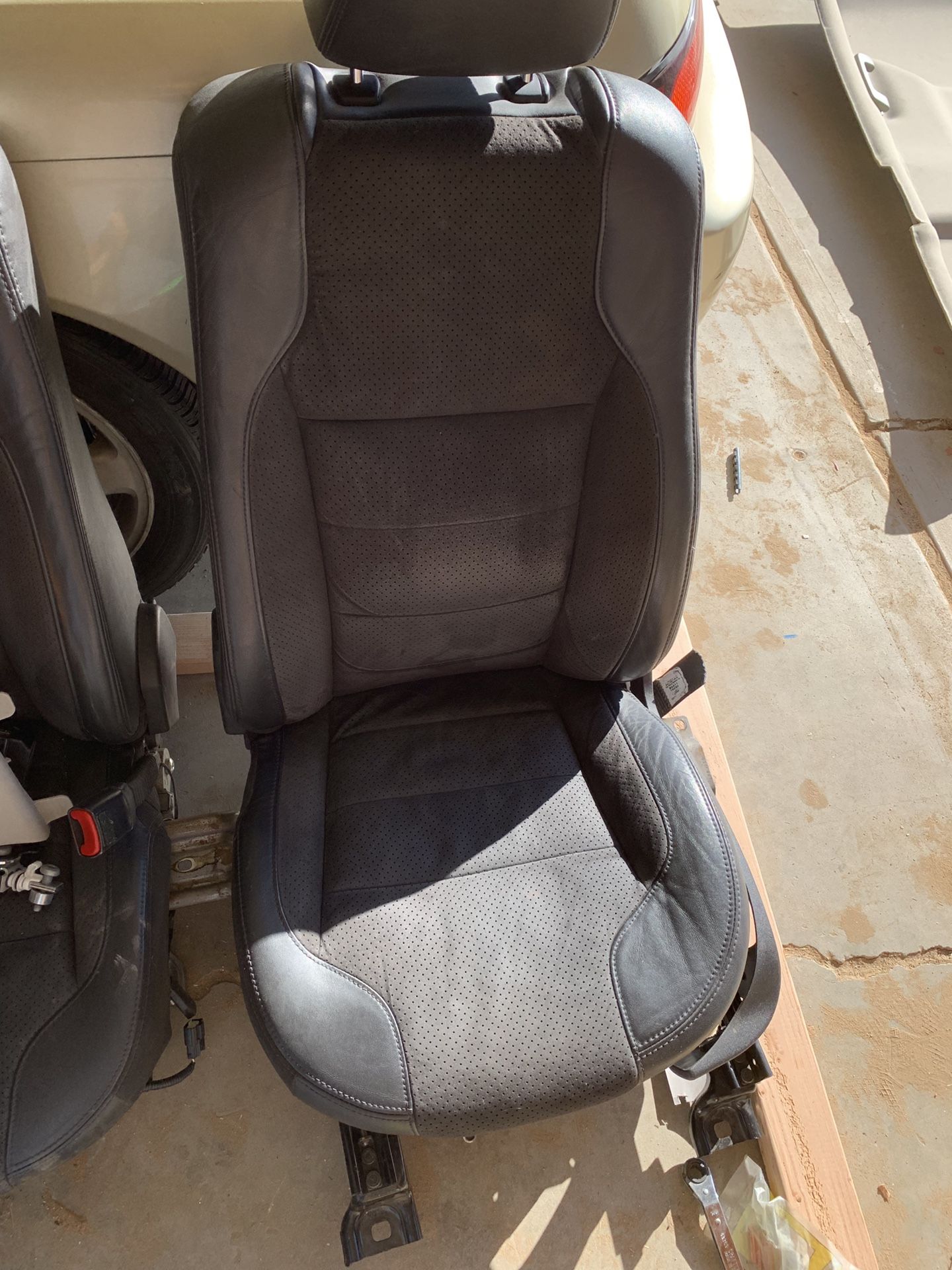 2010 Ford Taurus sho parting out!