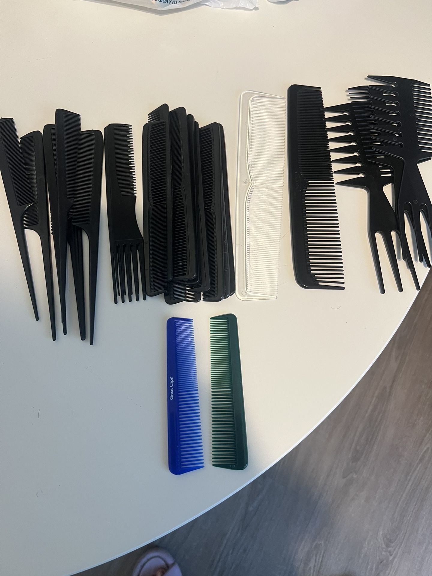 31 Professional Combs Different Sizes Great For Barber Or Stylist