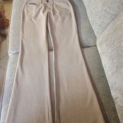 lei Pants (https://offerup.com/redirect/?o=TElGRS5FTkVSR1k=.INTELLIGENCE.