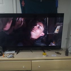 Used 55 Hisense Roku Tv 