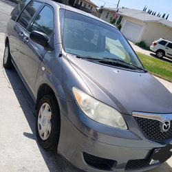 2006 Mazda MPV