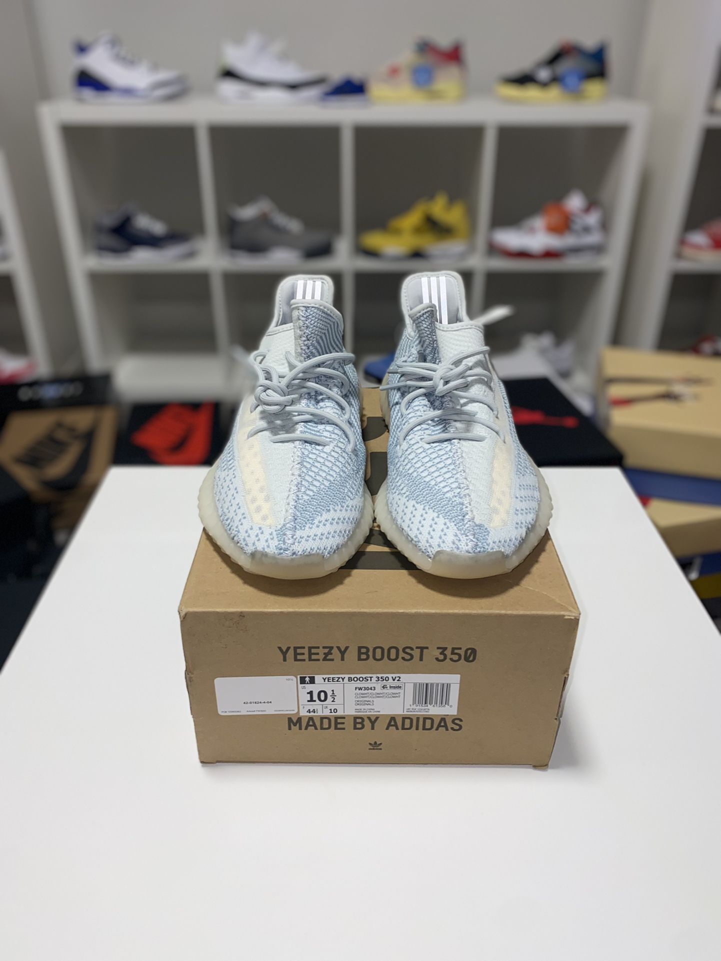 Yeezy 350v2 Cloud White Size 10.5 Deadstock