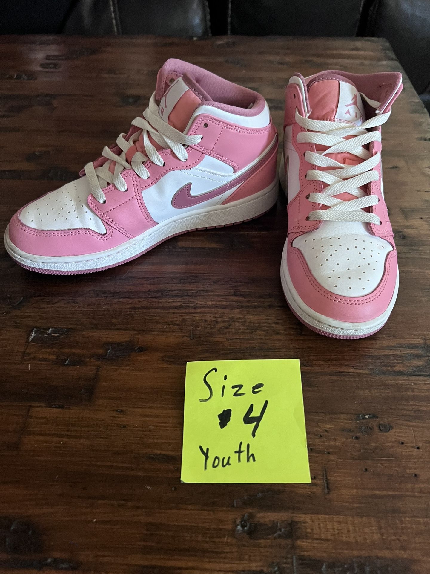 Air Jordan 1 Pink and White 