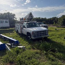 Bucket truck chevy c3500hf