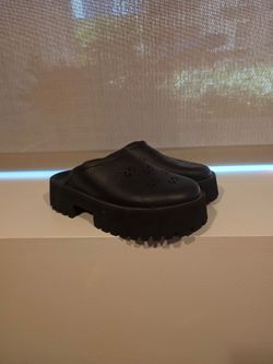 Gucci perforated platform mule sz 10 eu 44