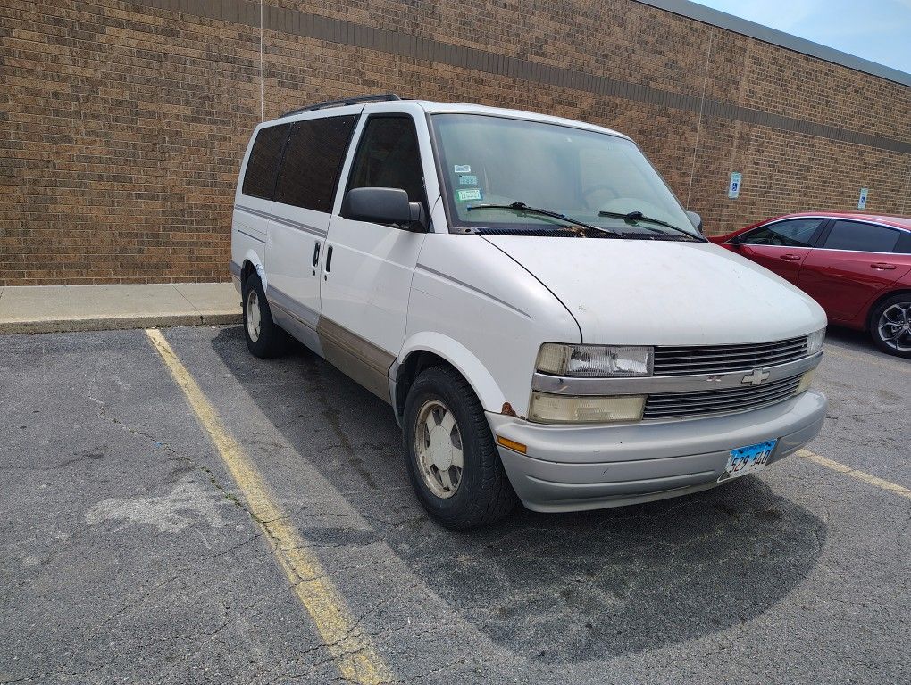 2000 Chevy Astro LS Van Work Van Family Van