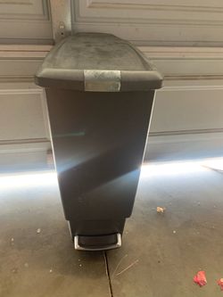 Medium Trash Can