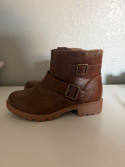 Girls Boots