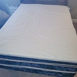 Queen Sized Sleep Innovations Mattress Topper 