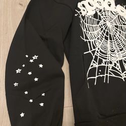 Spider hoodie large