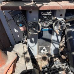 Delta 10” Unisaw Table Saw